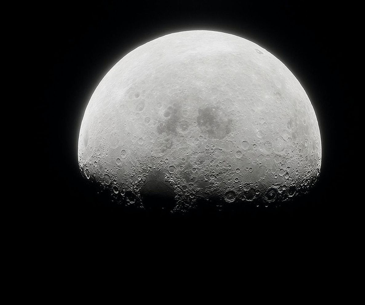 Astronomers observing the cosmos together